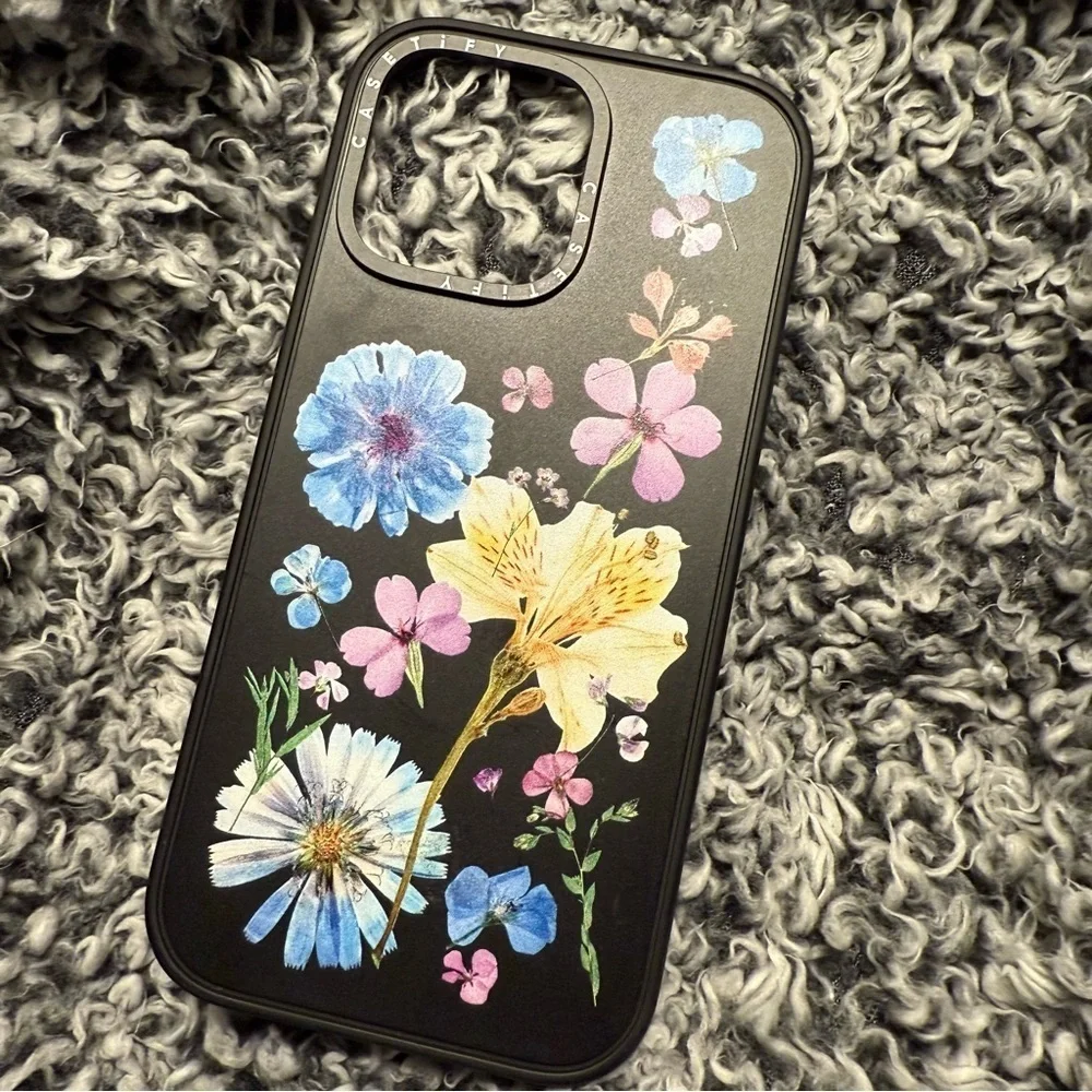 Pressed Flowers iPhone 16 Pro Max